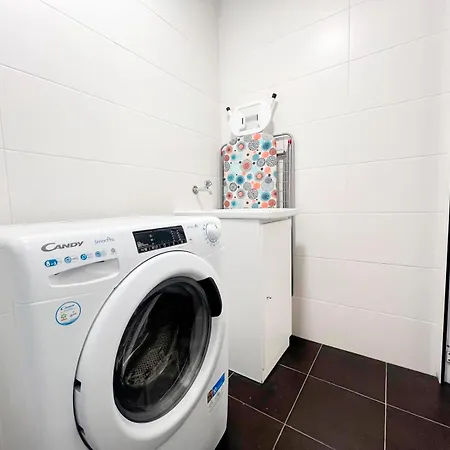 Sandie's Serene 카니코