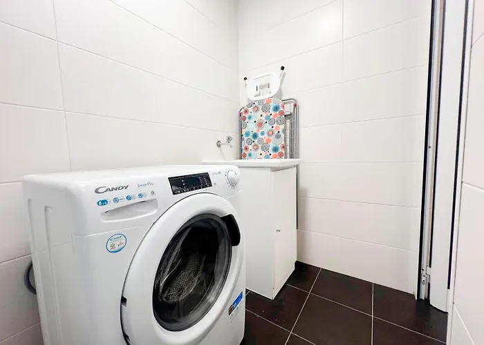 Sandie's Serene Caniço